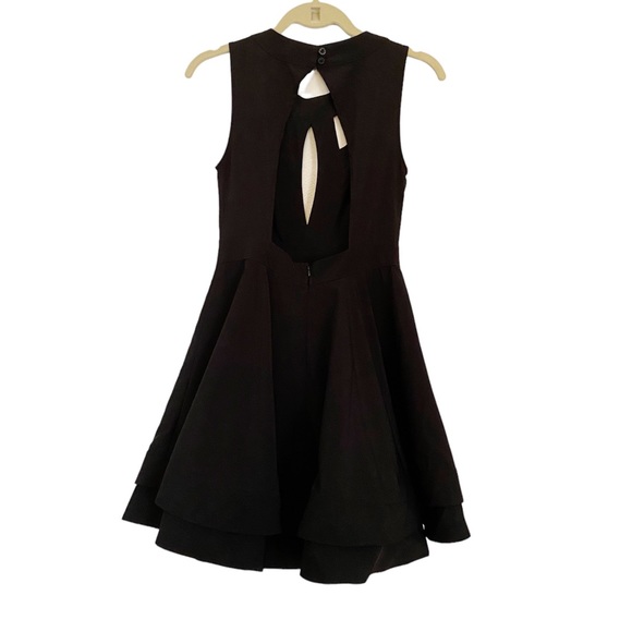 ETIQUETTE deep V-Neck open back cut out flare mini dress black size S - Picture 6 of 9